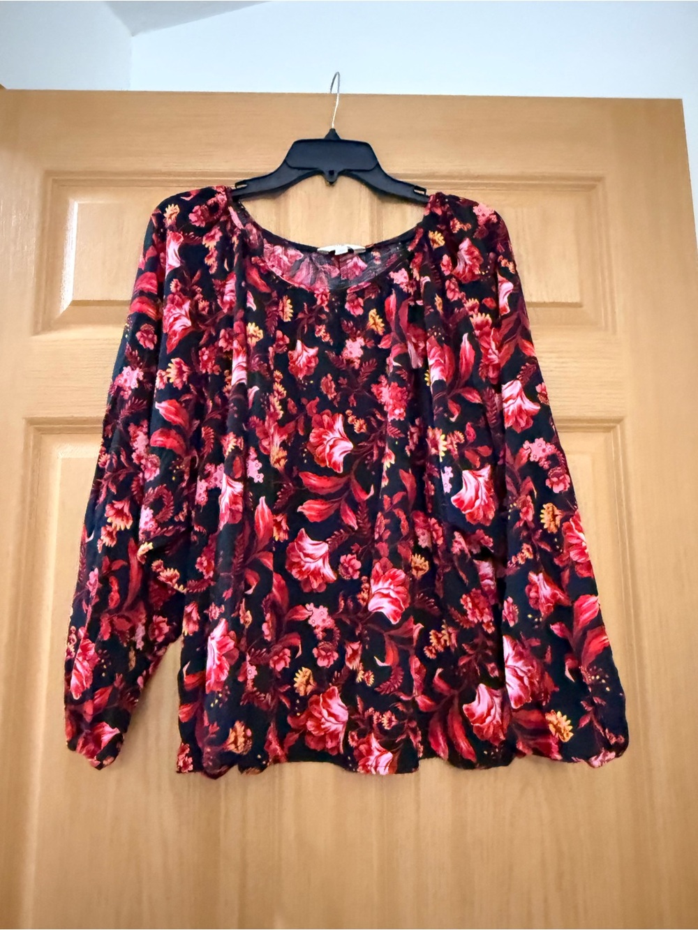 Terra & Sky Black Long-Sleeve Floral Peasant Top with Red Print